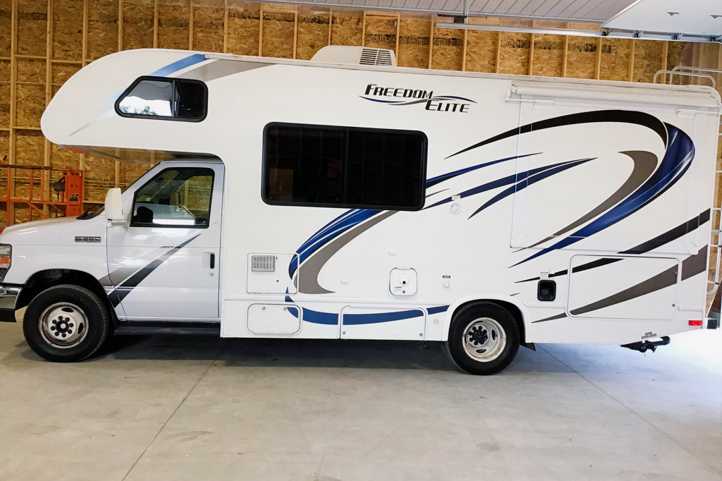 Mama D’s RVs (1)