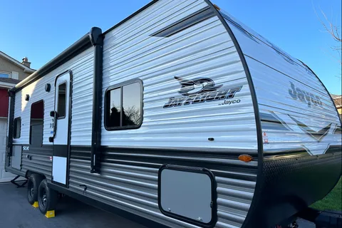 Evan's Jayco 2024 JAY FLIGHT SLX Travel Trailer
