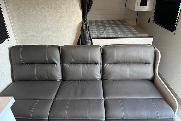 Evan's Jayco 2024 JAY FLIGHT SLX Travel Trailer