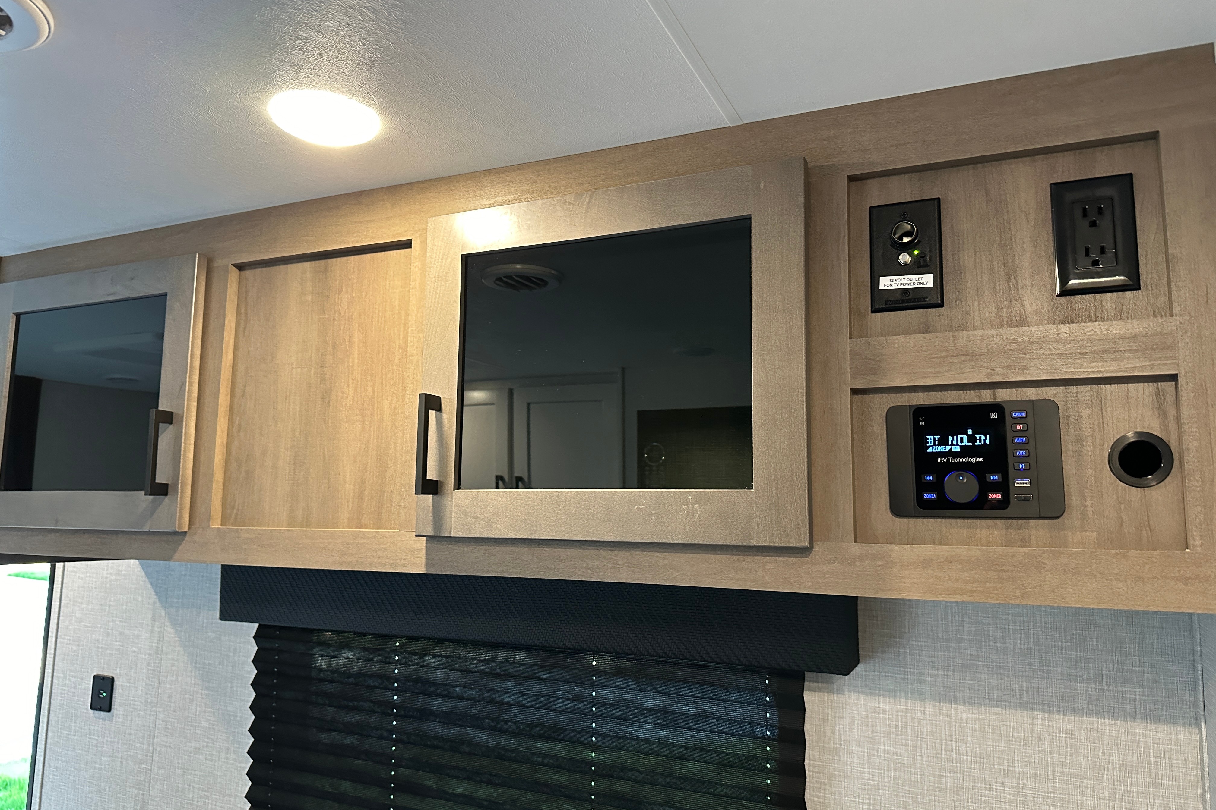 Evan's Jayco 2024 JAY FLIGHT SLX Travel Trailer