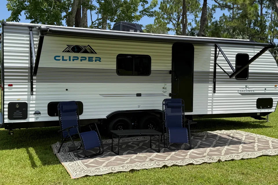 Leisure Lodgings Clipper 25BH Starlink included
