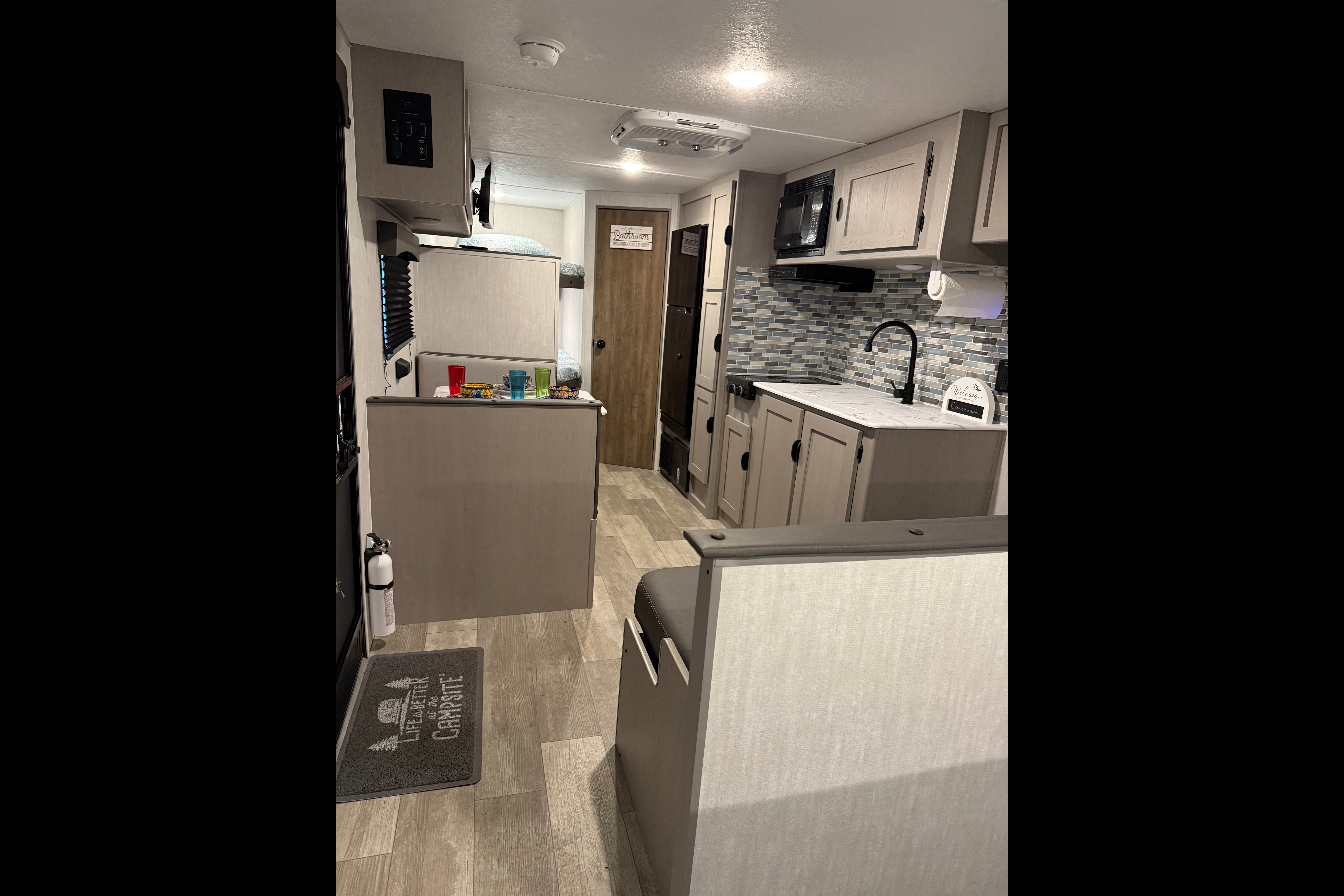 Leisure Lodgings Clipper 25BH Starlink included