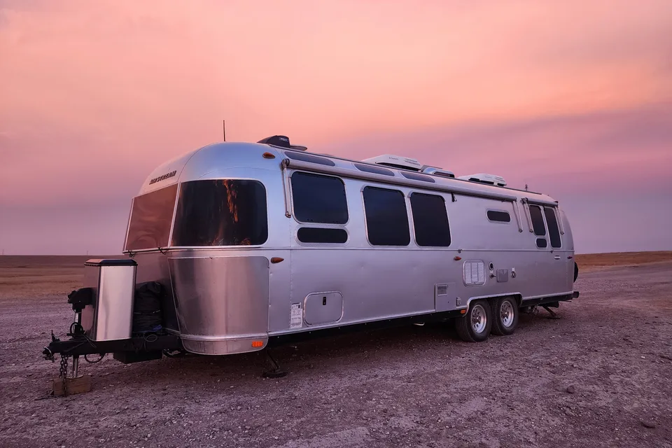 2023 Luxurious 30' Airstream