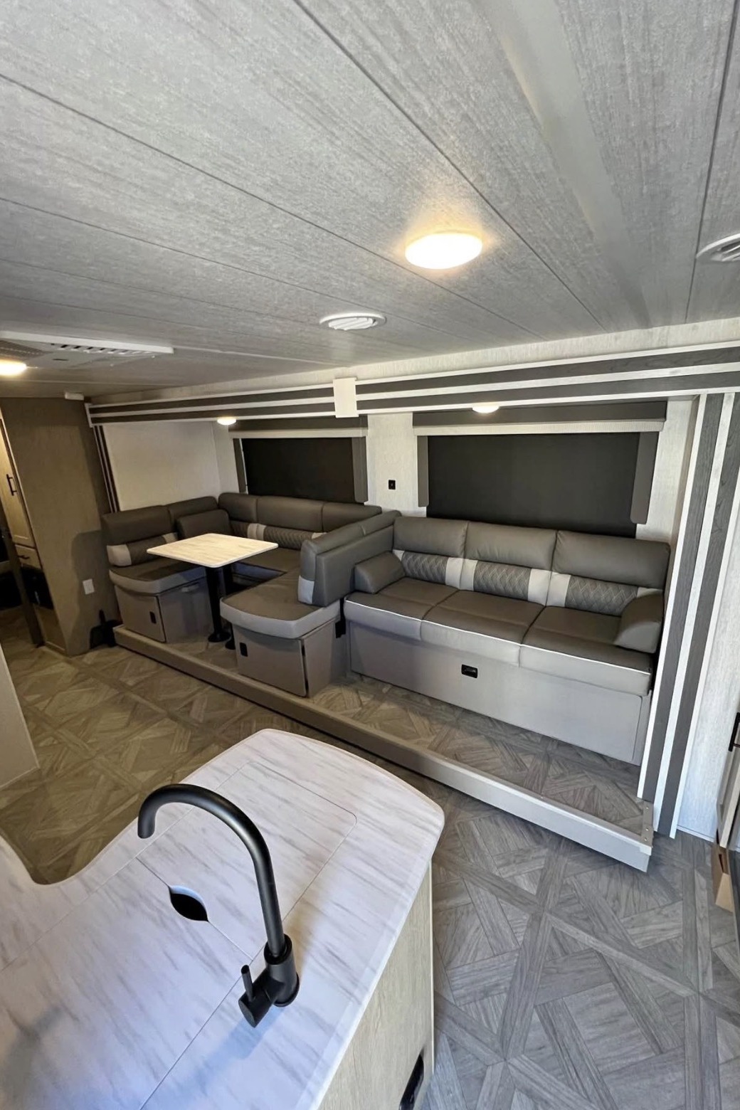 🌿 Wild S'more 🌿 3-ROOM SUITE • Private Bunk Room • 2 BDRMS • Sleeps 10