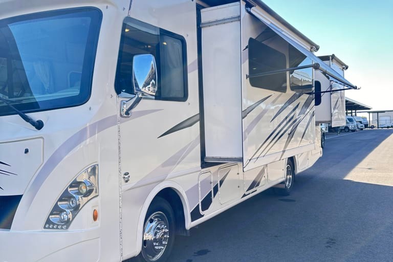 THOR Motor Coach - Luxury Class A motorhome