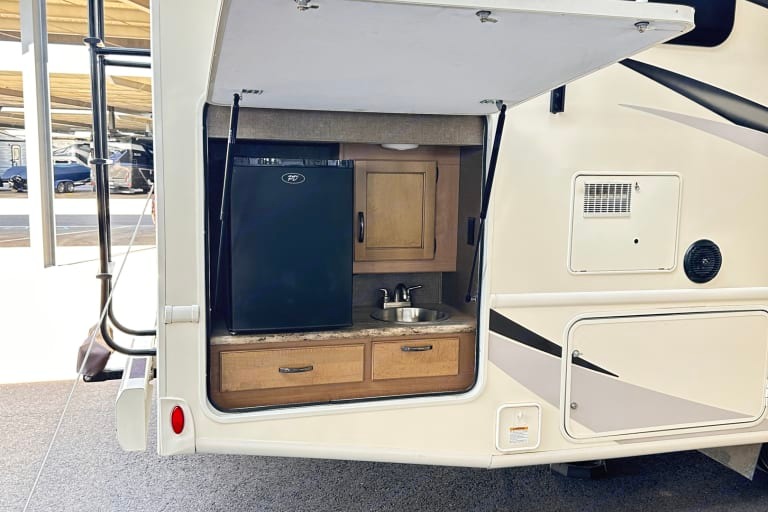 THOR Motor Coach - Luxury Class A motorhome