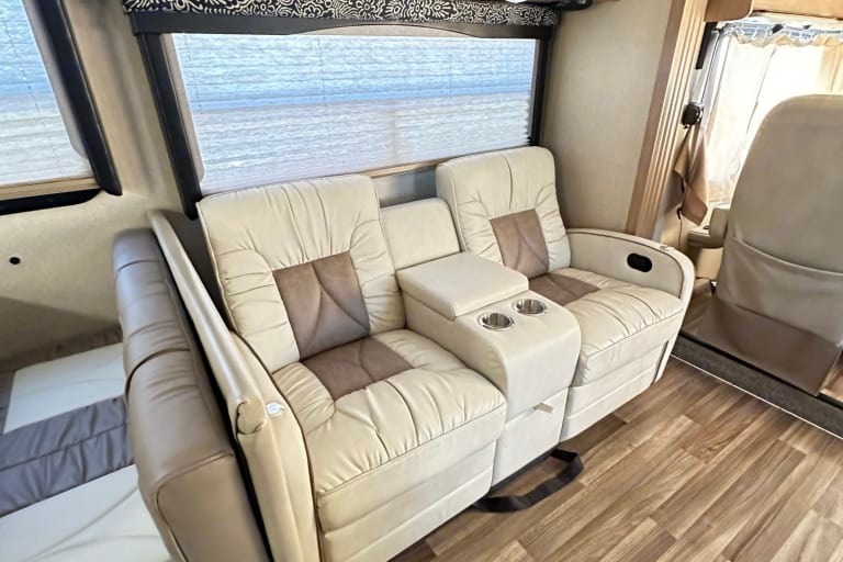 THOR Motor Coach - Luxury Class A motorhome