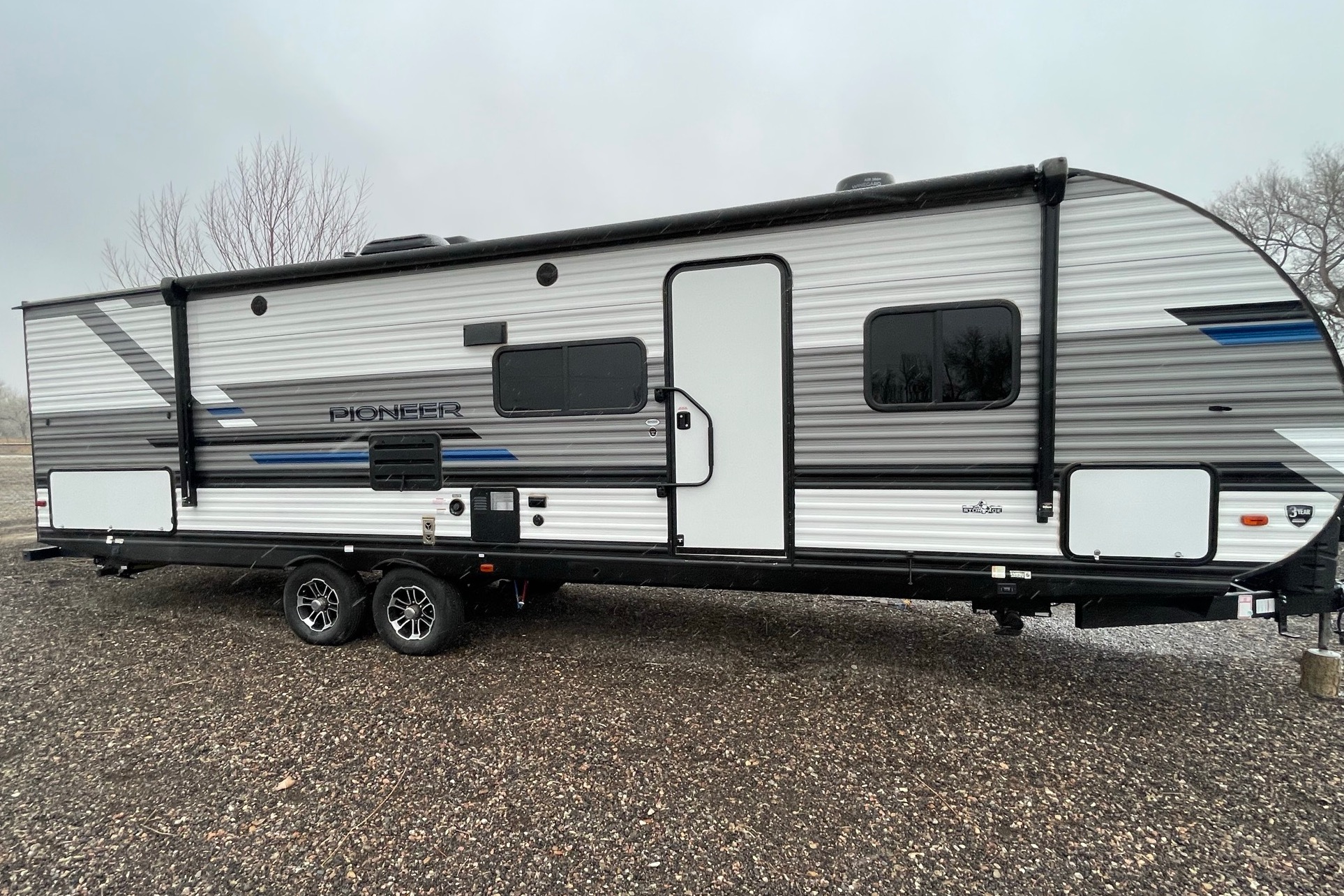 Summer's Pioneer Bh280 Travel Trailer
