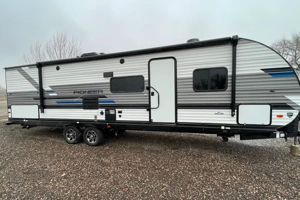 Summer's Pioneer Bh280 Travel Trailer