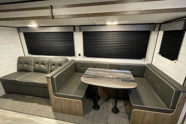 Summer's Pioneer Bh280 Travel Trailer