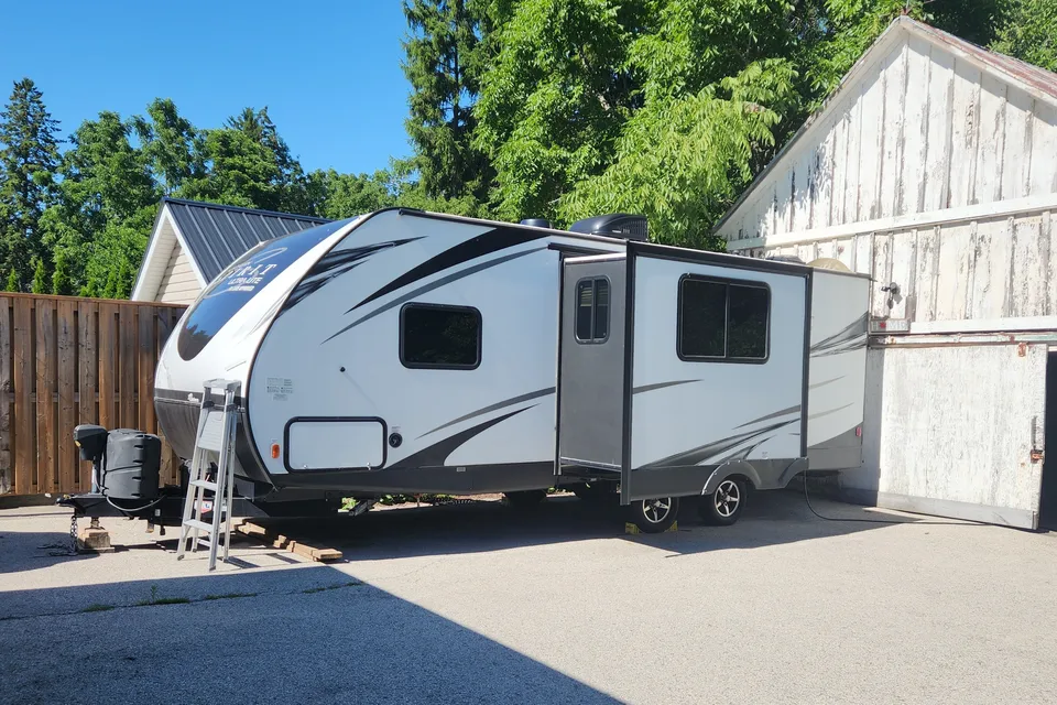 Taira's Coachmen Northern Spirit 2454BH Travel Trailer