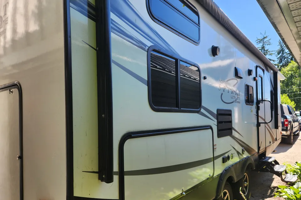 Taira's Coachmen Northern Spirit 2454BH Travel Trailer