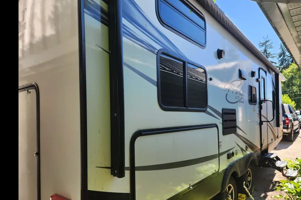 Taira's Coachmen Northern Spirit 2454BH Travel Trailer