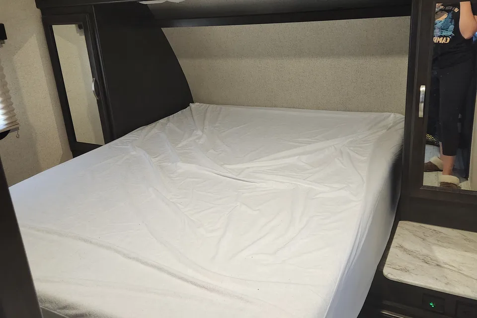 Taira's Coachmen Northern Spirit 2454BH Travel Trailer