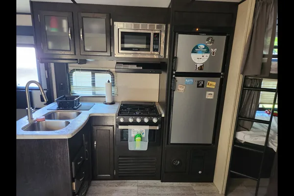 Taira's Coachmen Northern Spirit 2454BH Travel Trailer