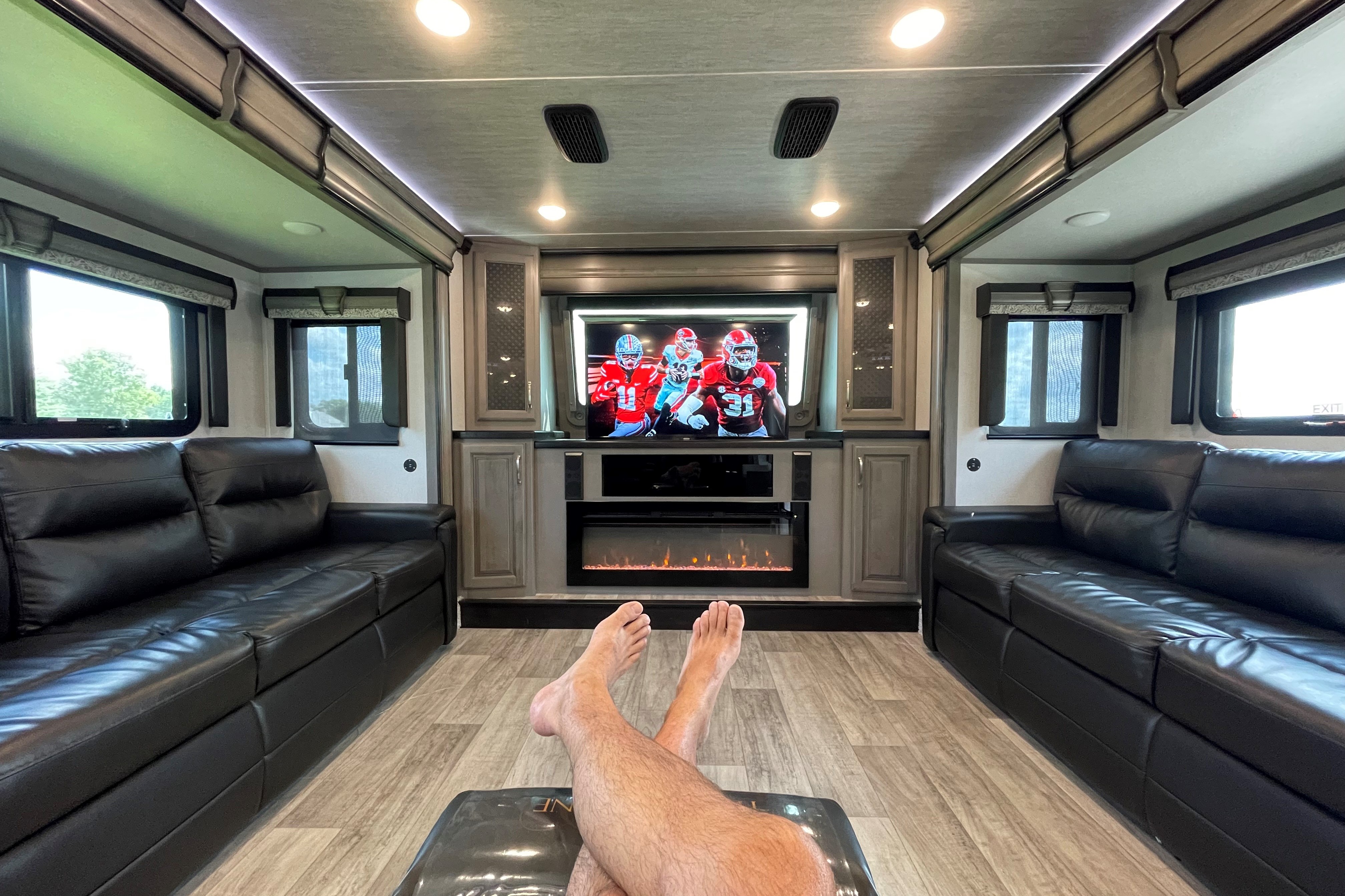 Hannah's Montana! 2021 Keystone RV Montana 3761FL