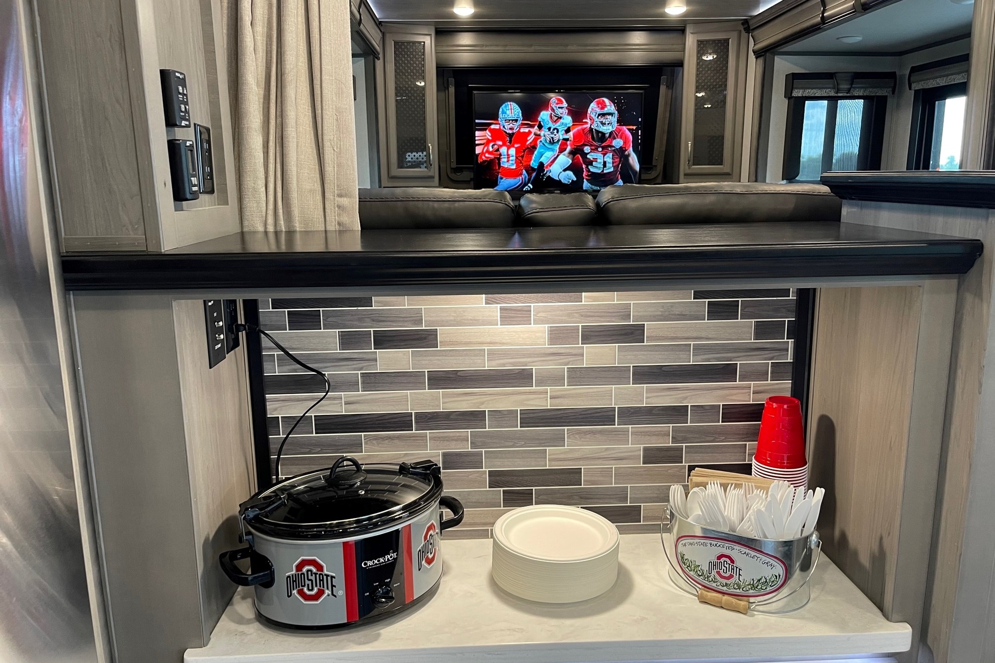 Hannah's Montana! 2021 Keystone RV Montana 3761FL