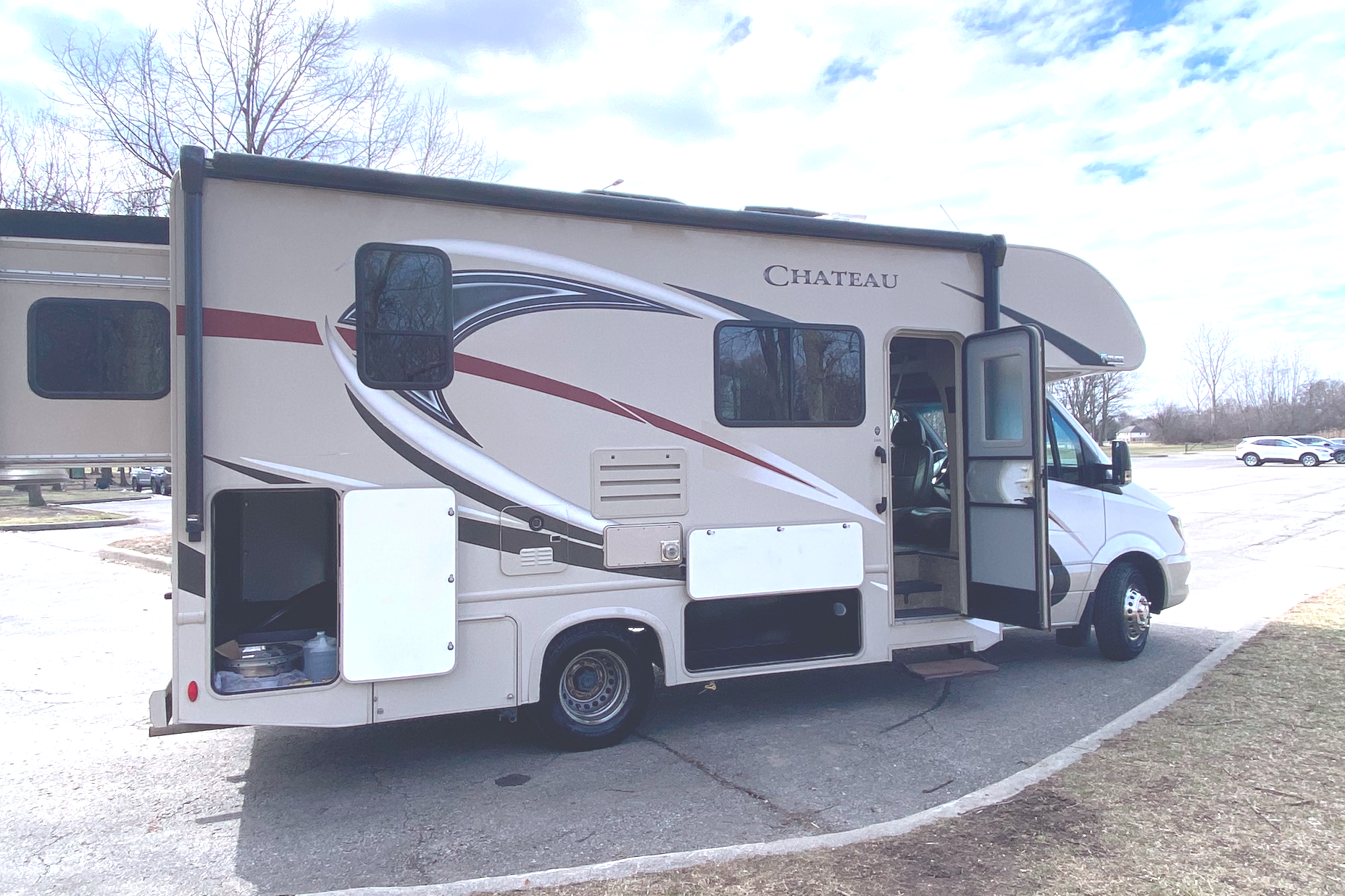 Mercedez-Benz Thor Chateau 24 HL