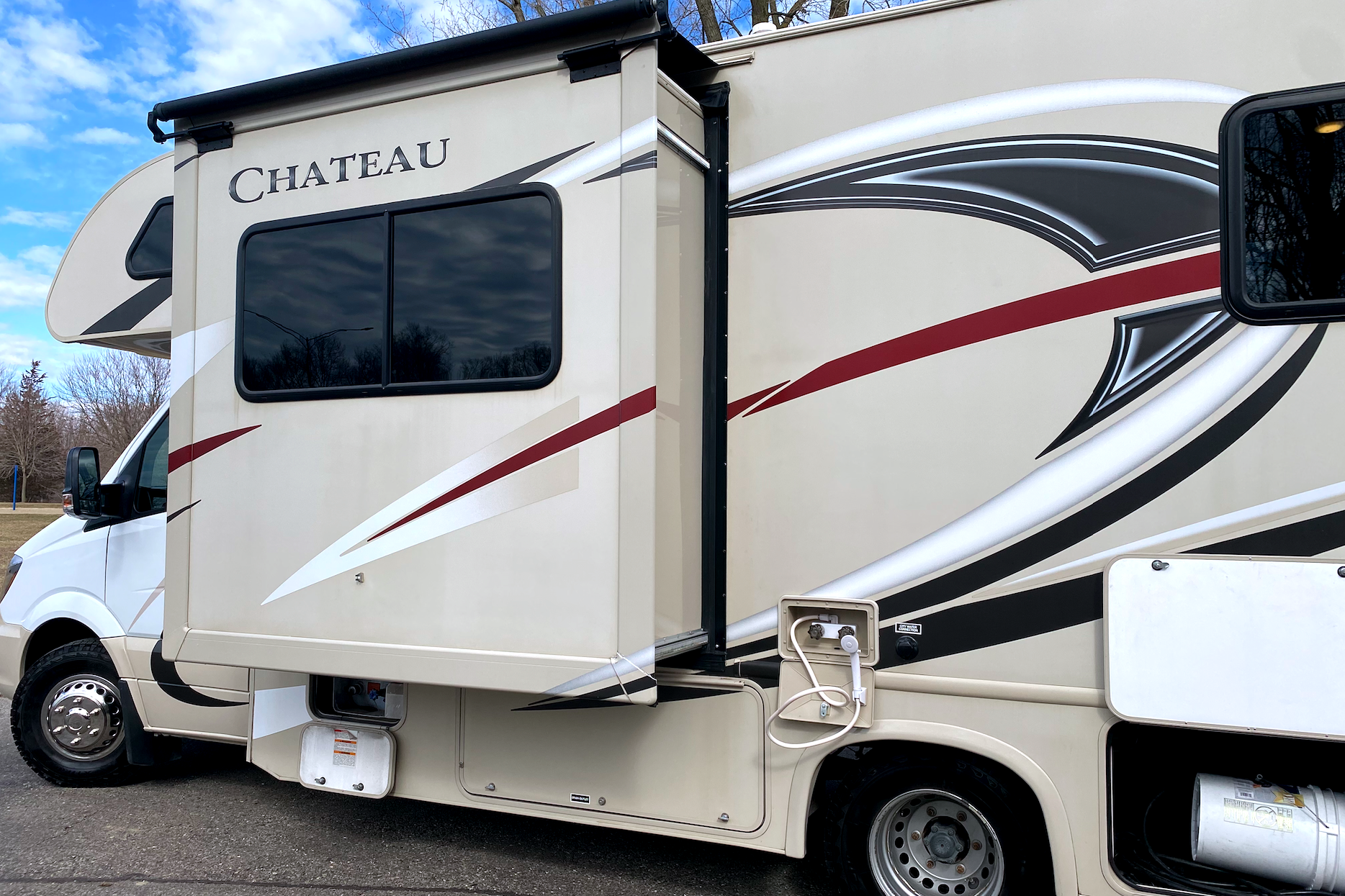 Mercedez-Benz Thor Chateau 24 HL