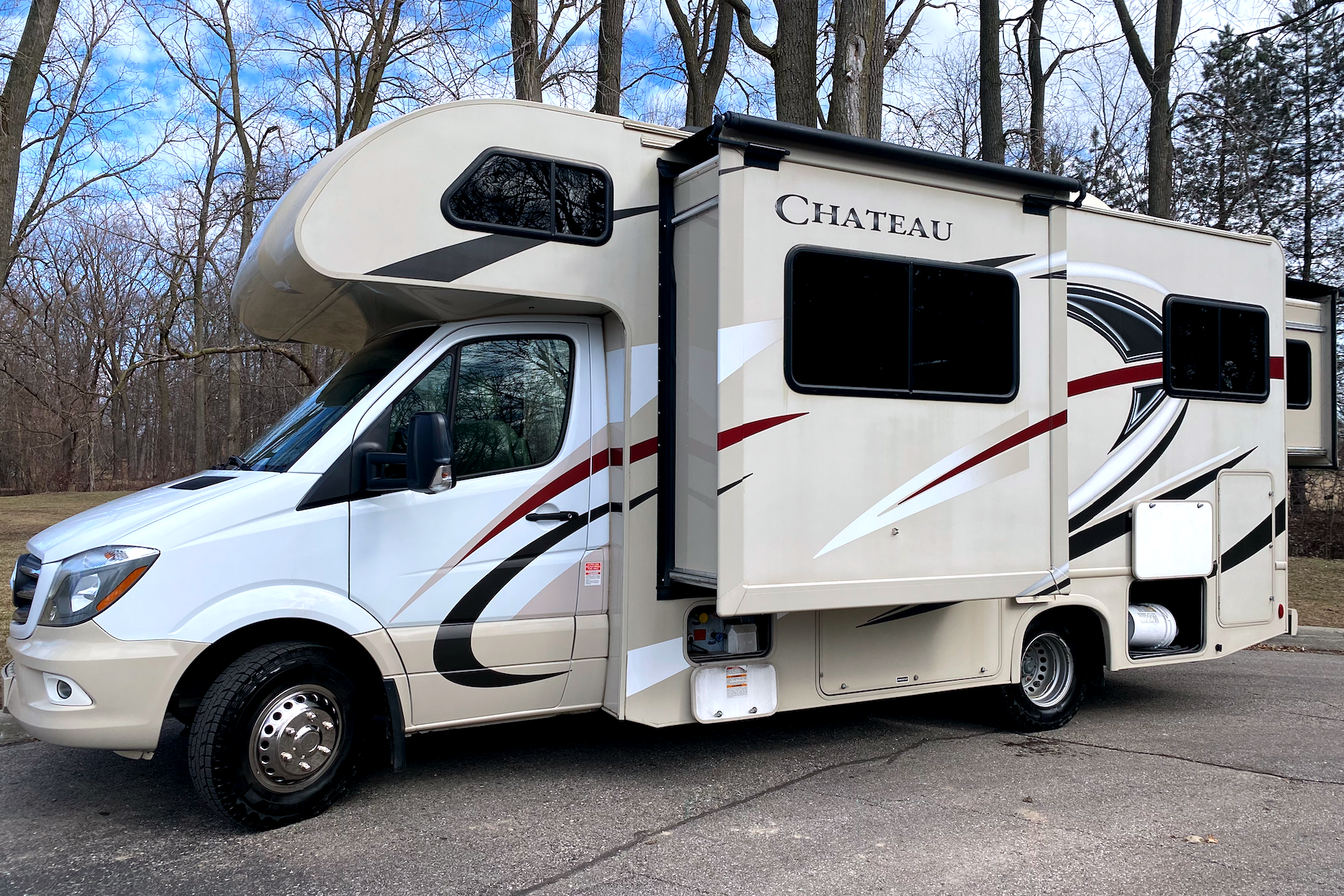Mercedez-Benz Thor Chateau 24 HL