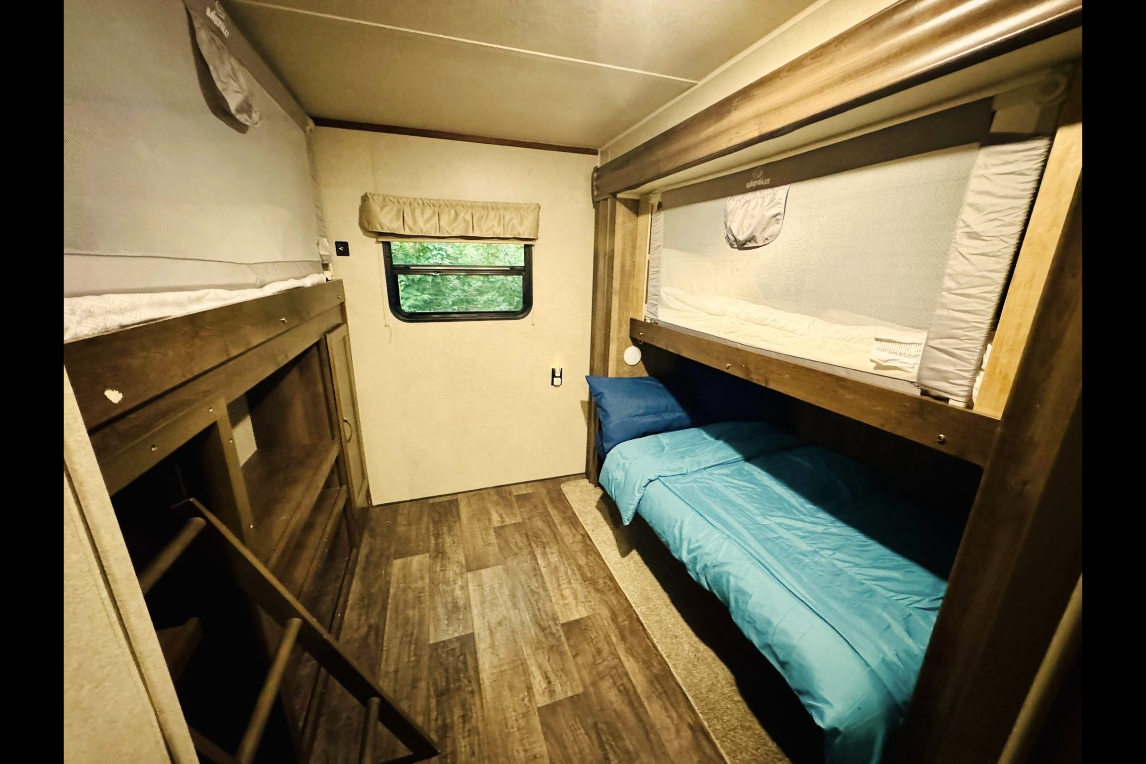 Quarry Ridge Sun Retreat Sherkston Shores Luxury RV