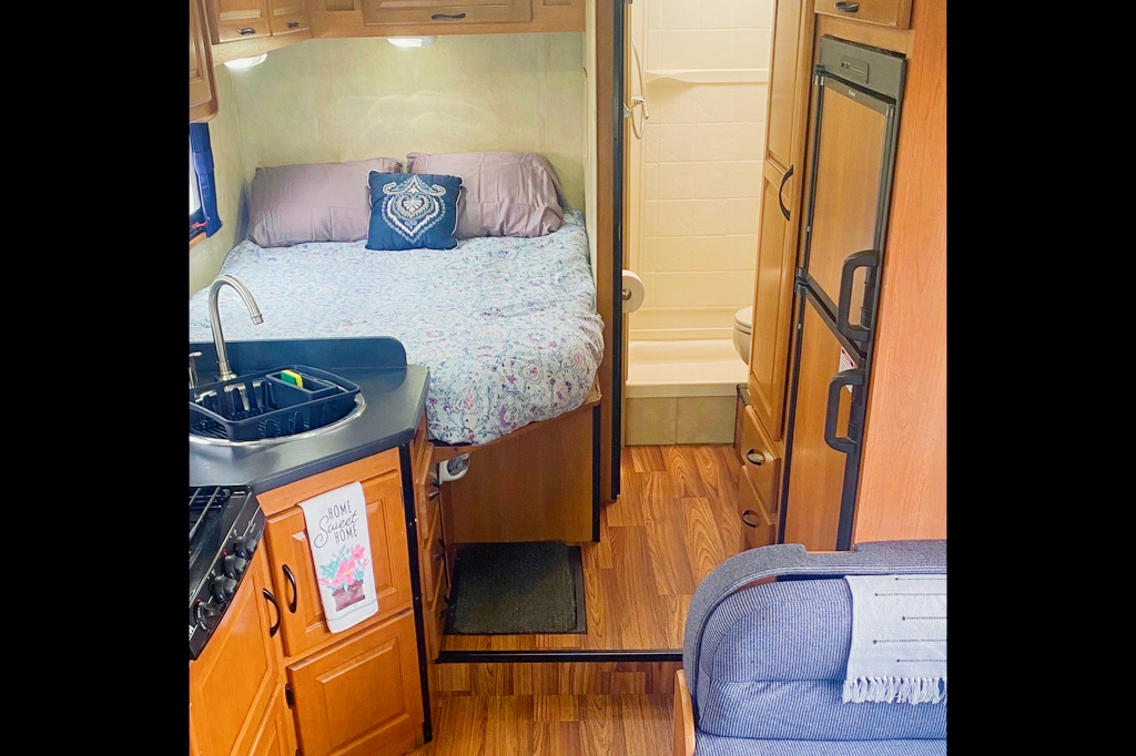 "Queenie" the Thor Motor Coach Majestic Class C