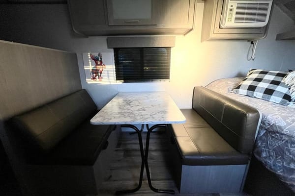 Diego's Coleman 17b Travel Trailer