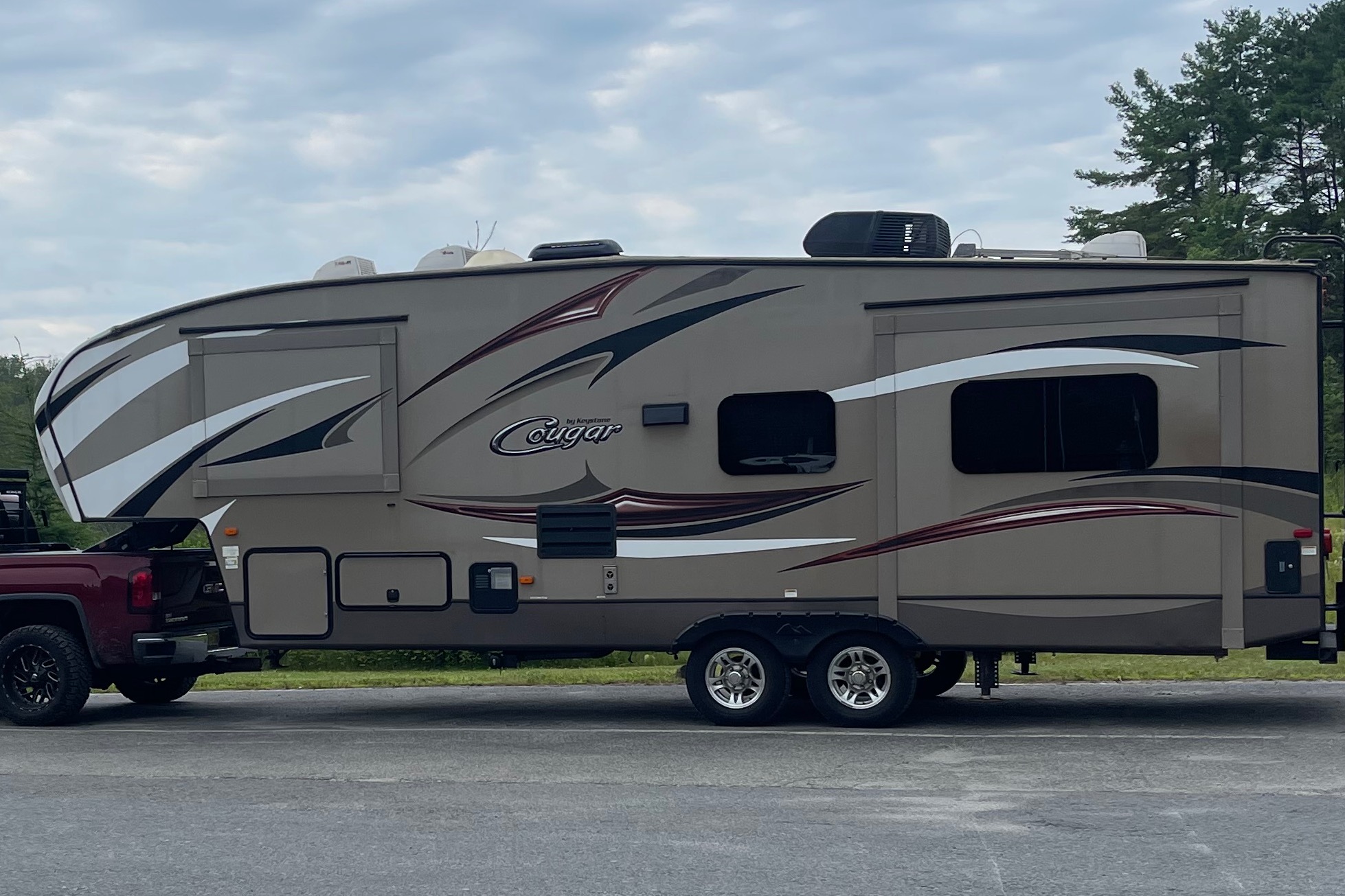 Jack's 5th Wheel Campers Delight!