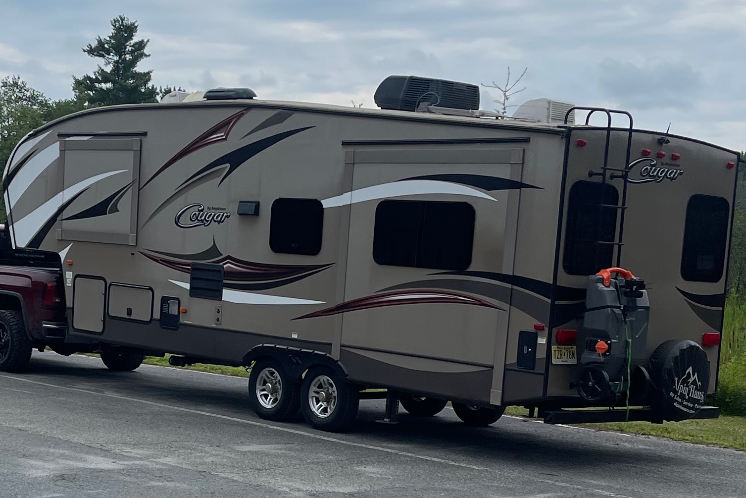 Jack's 5th Wheel Campers Delight!