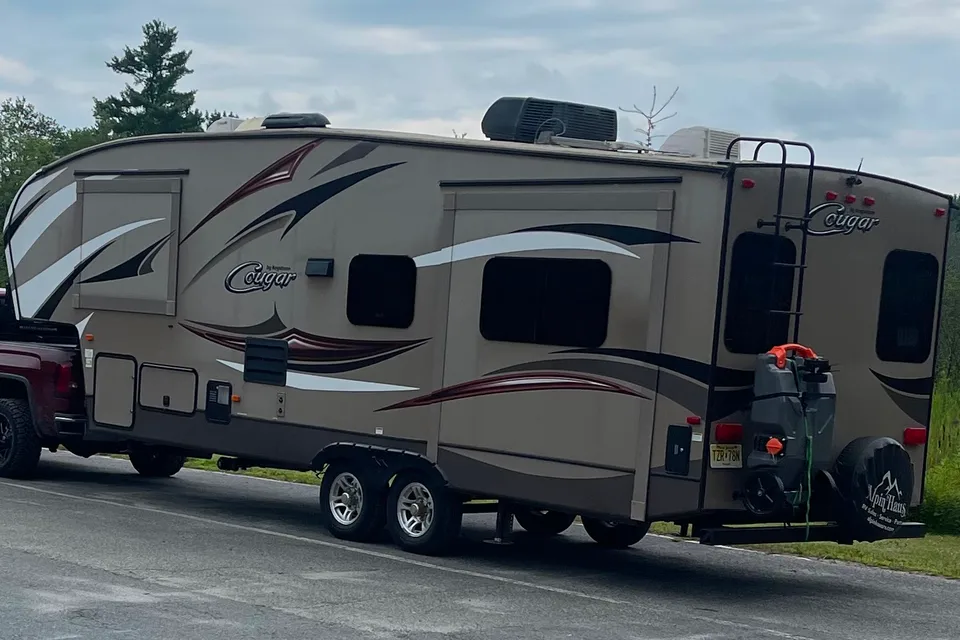 Jack's 5th Wheel Campers Delight!