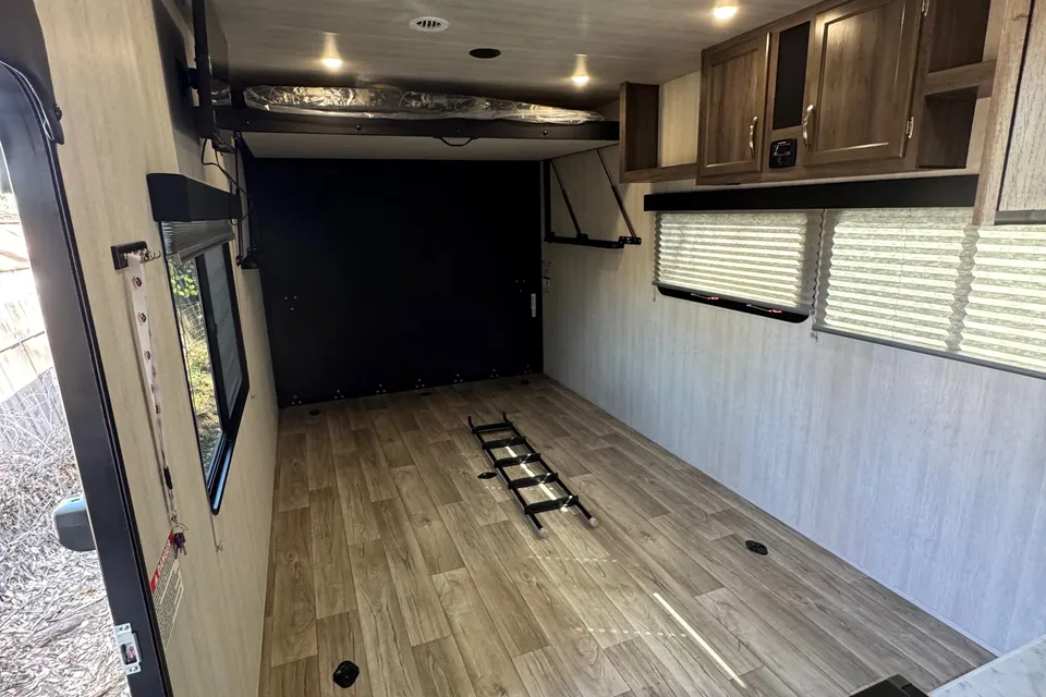 Genesis Supreme RV FS2750 Toy Hauler