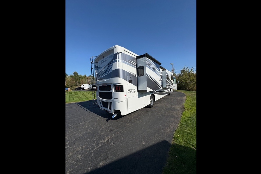 Daniel's Newmar Kountry King 4045 Class A