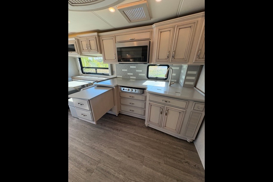 Daniel's Newmar Kountry King 4045 Class A