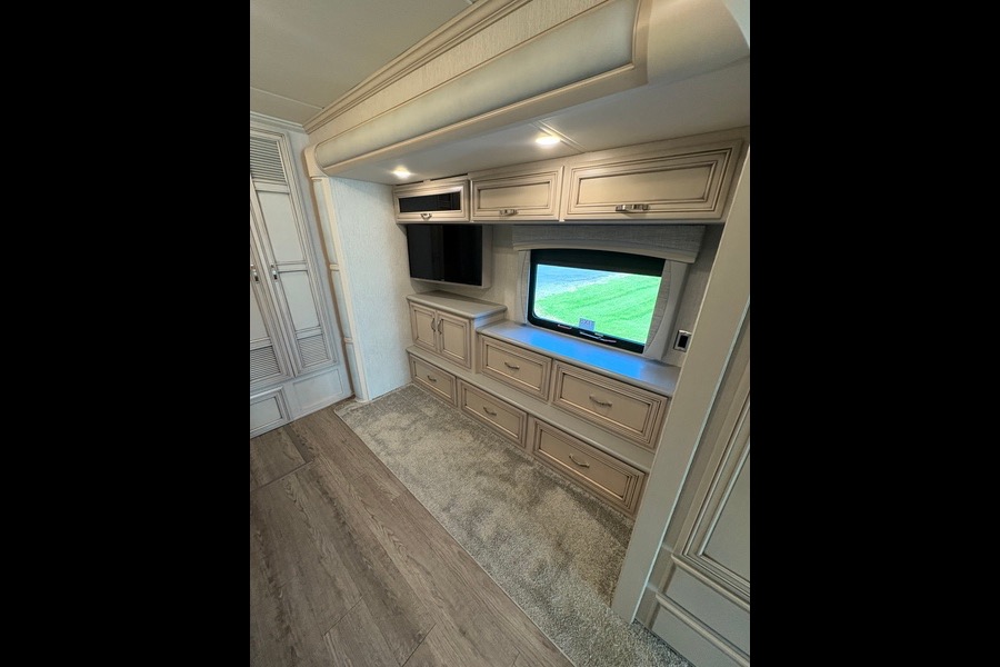 Daniel's Newmar Kountry King 4045 Class A