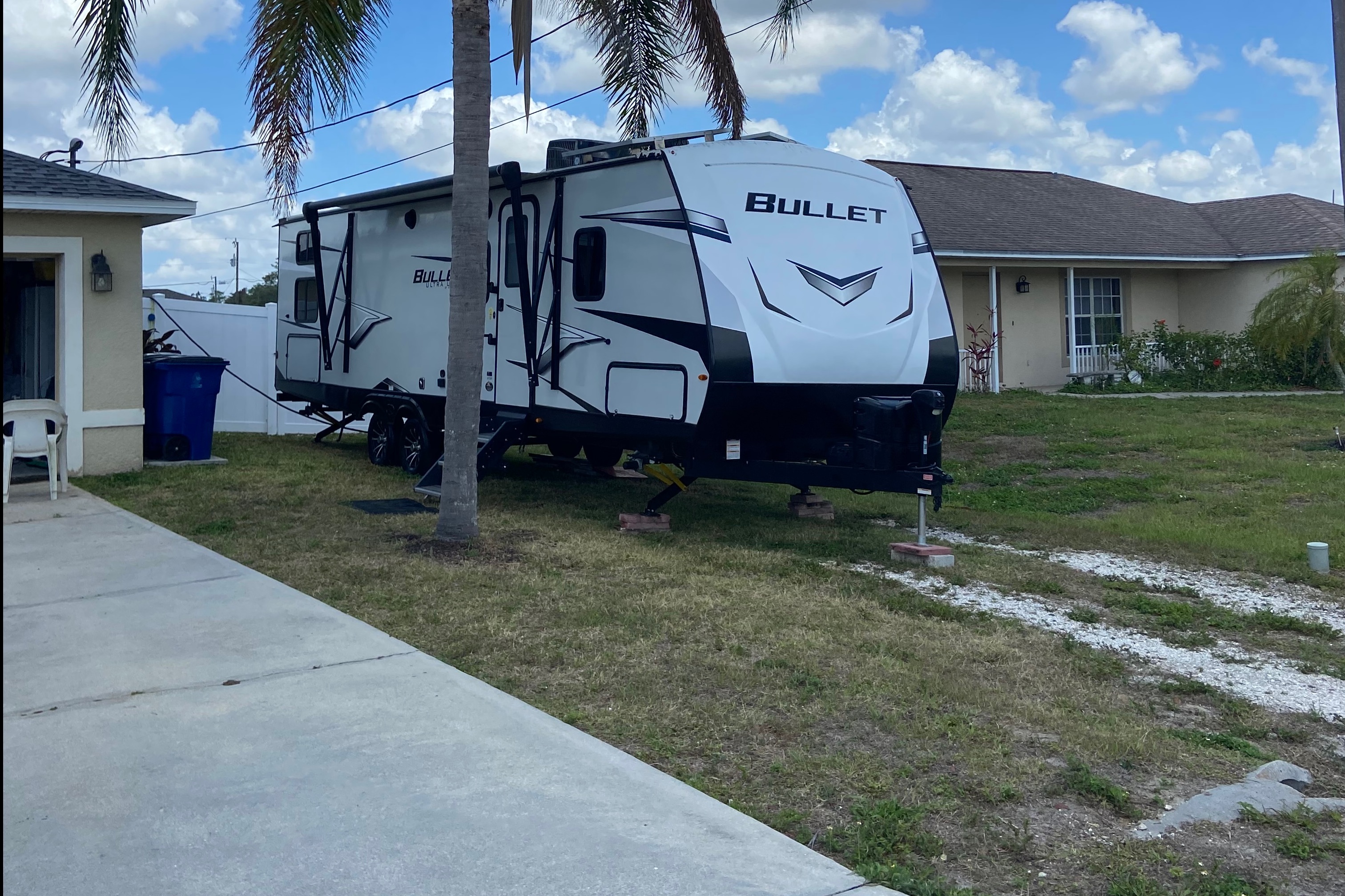 michael's Keystone Bullet 28 Travel Trailer