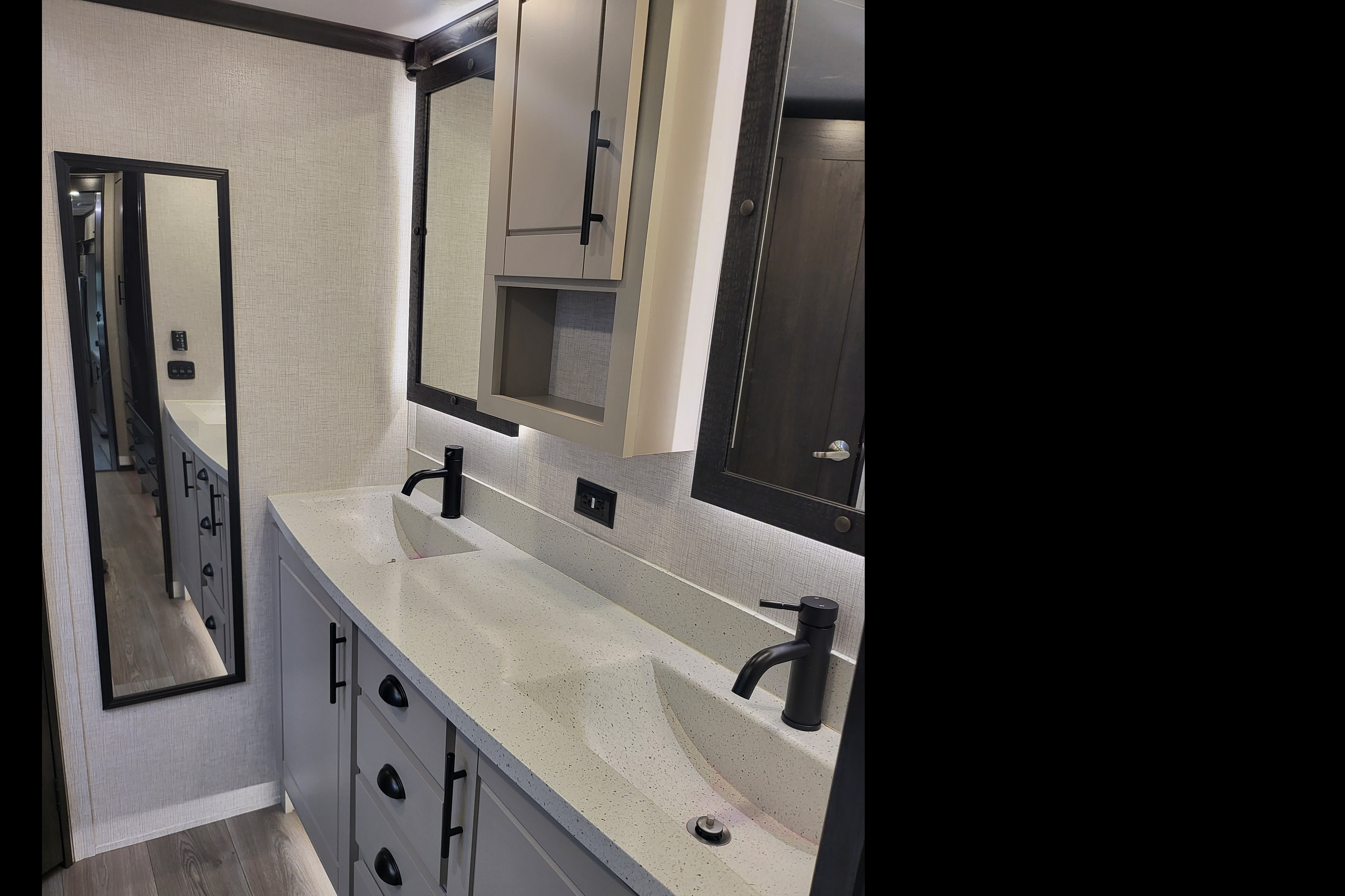 Paul's Redwood Fifth Wheel