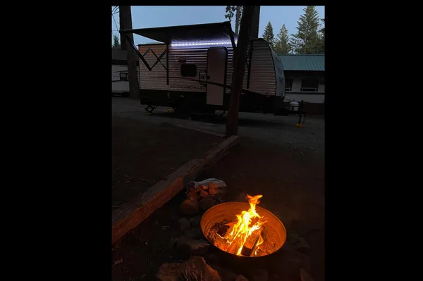 2024 Springdale light weight 6 sleeper trailer