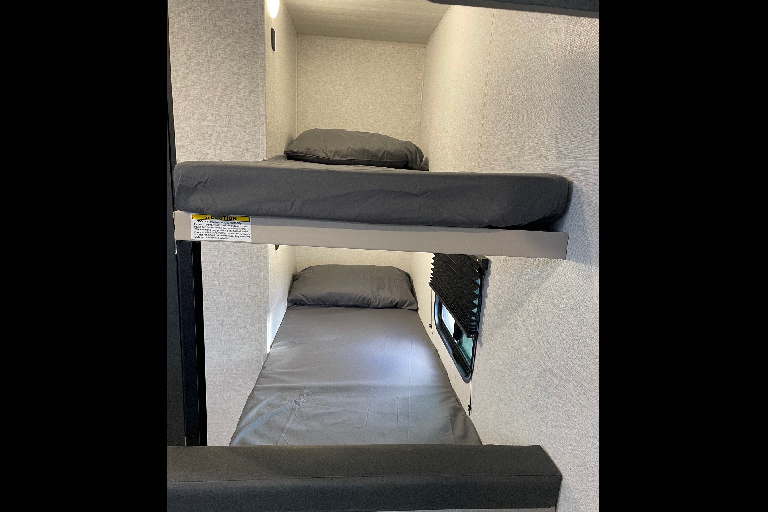 2024 Springdale light weight 6 sleeper trailer