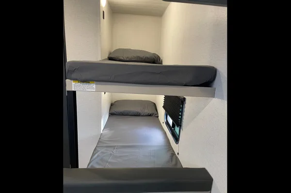2024 Springdale light weight 6 sleeper trailer