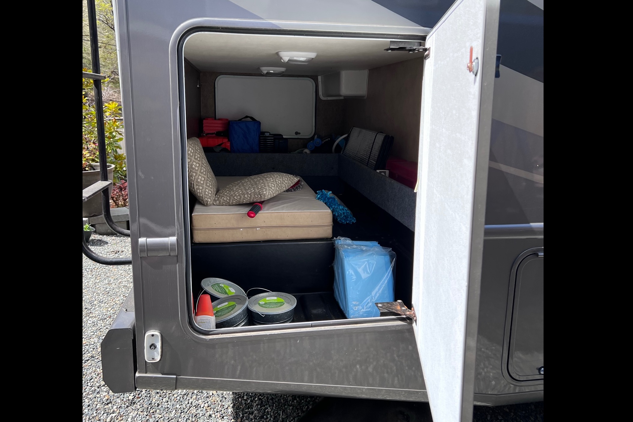 Super Sweet ACE Class A 29’ ft Easy to Drive! Clean! Explore the NW!