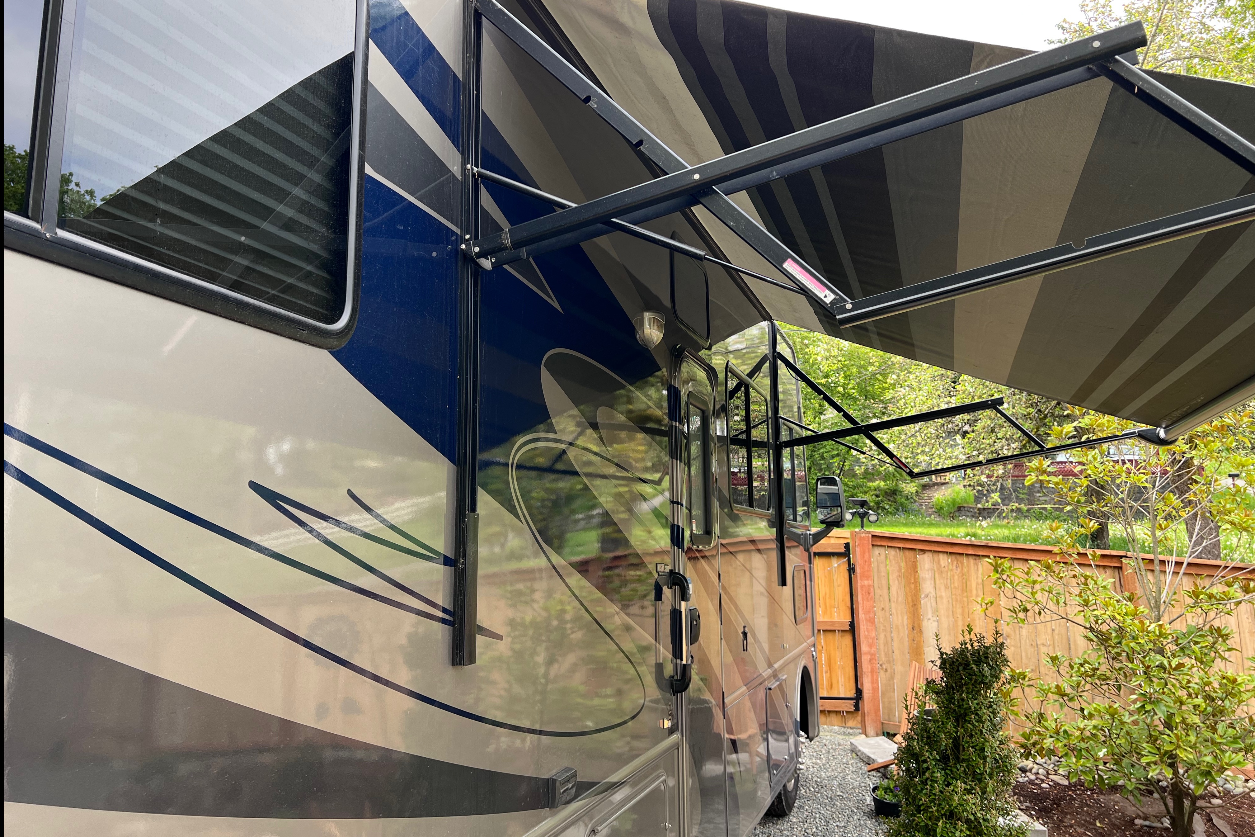 Super Sweet ACE Class A 29’ ft Easy to Drive! Clean! Explore the NW!