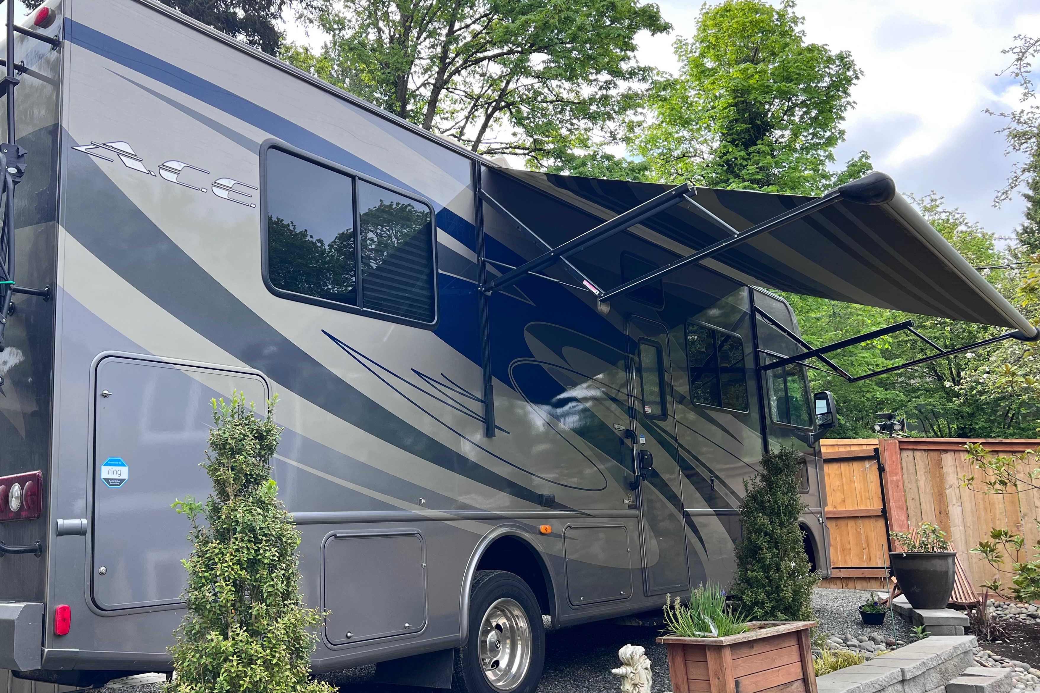 Super Sweet ACE Class A 29’ ft Easy to Drive! Clean! Explore the NW!
