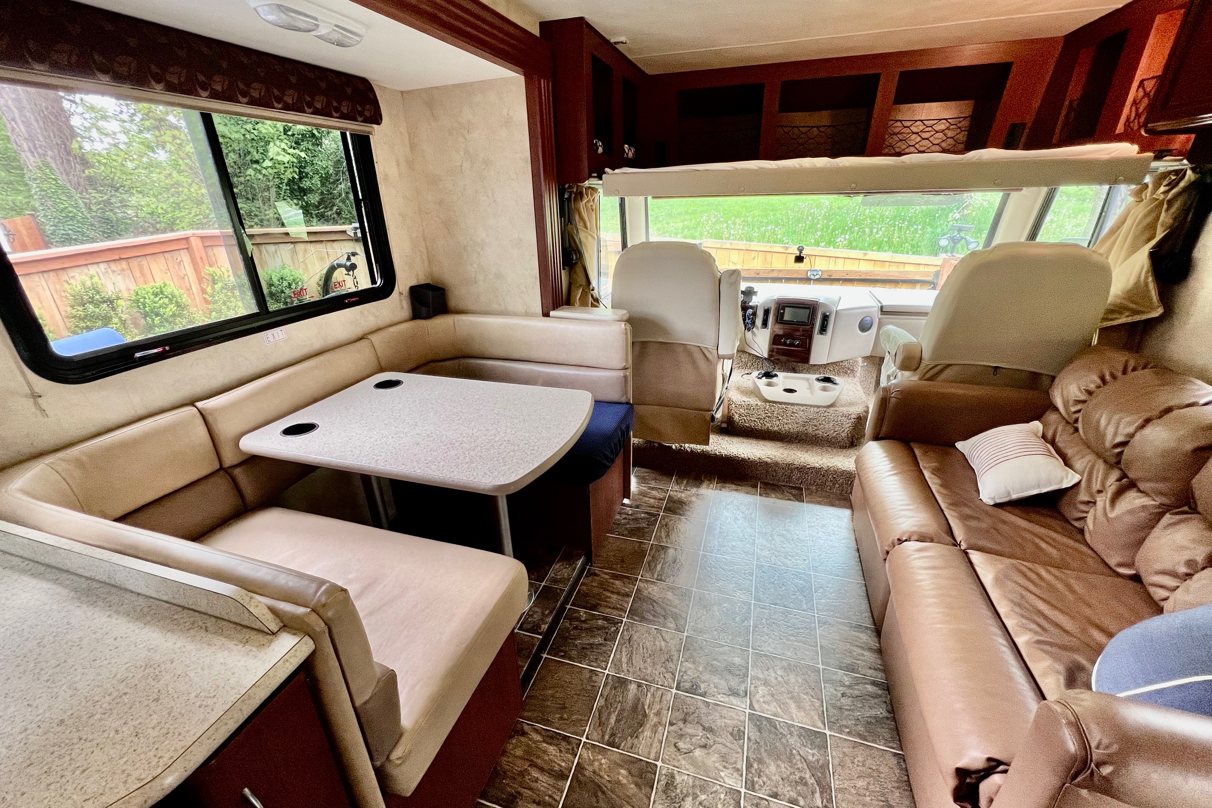 Super Sweet ACE Class A 29’ ft Easy to Drive! Clean! Explore the NW!