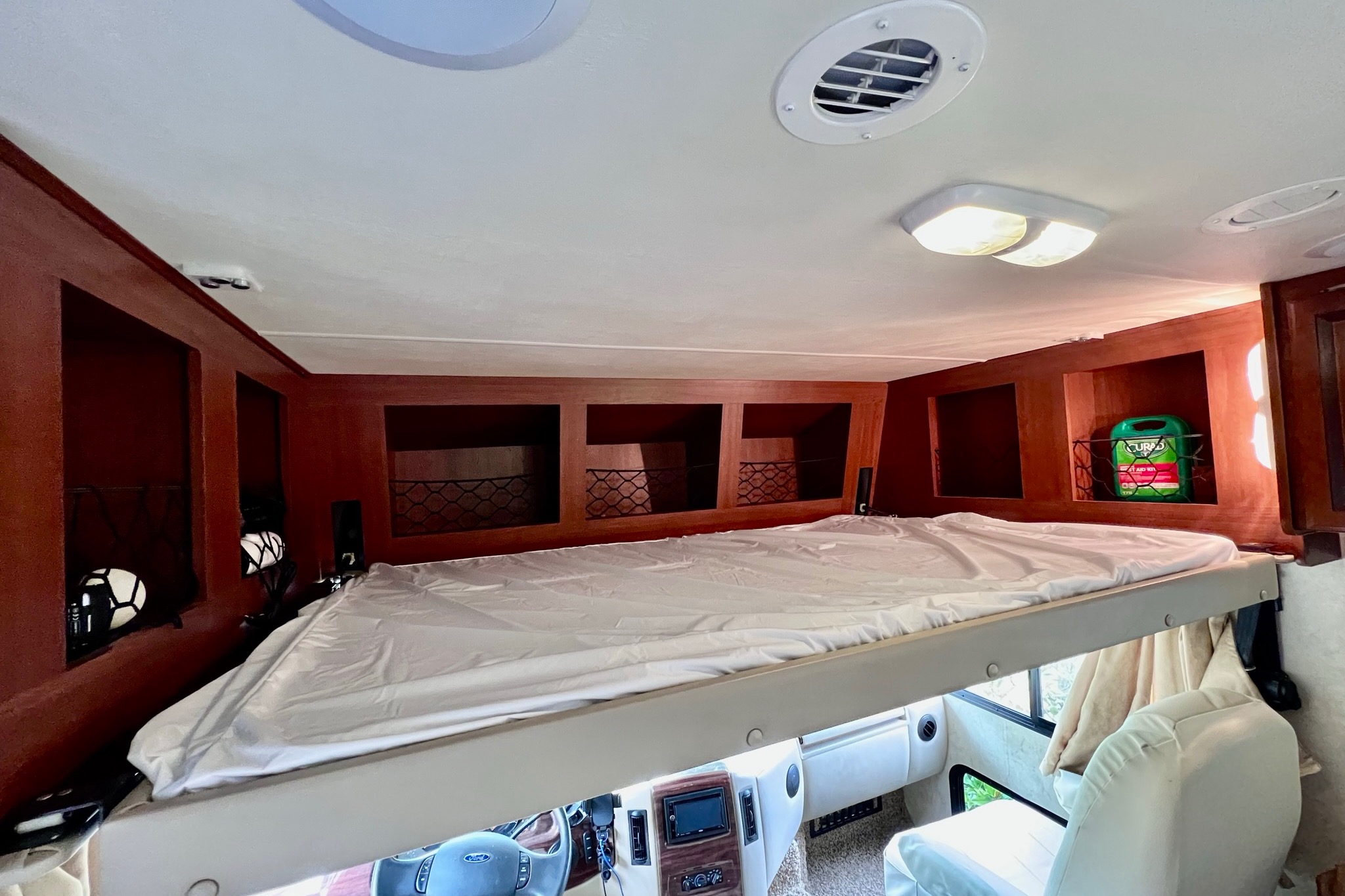 Super Sweet ACE Class A 29’ ft Easy to Drive! Clean! Explore the NW!