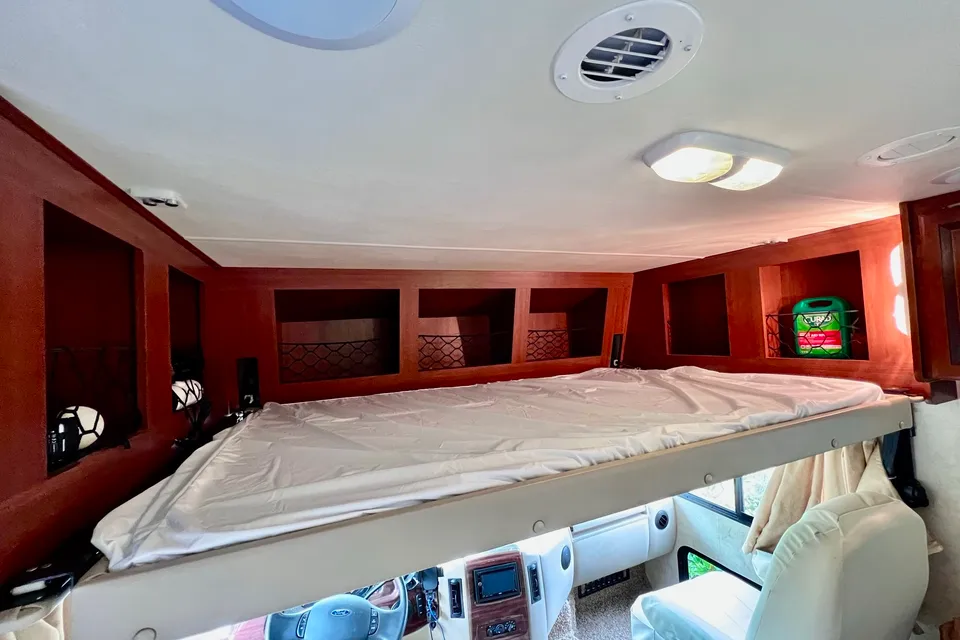 Super Sweet ACE Class A 29’ ft Easy to Drive! Clean! Explore the NW!