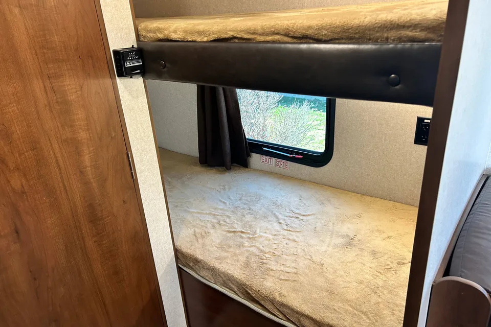 Jayco Jay Flight SLX 174BH Travel Trailer