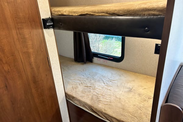 Jayco Jay Flight SLX 174BH Travel Trailer