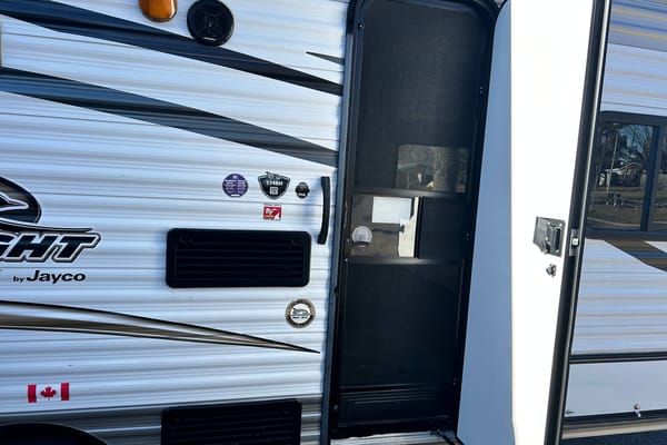 Jayco Jay Flight SLX 174BH Travel Trailer