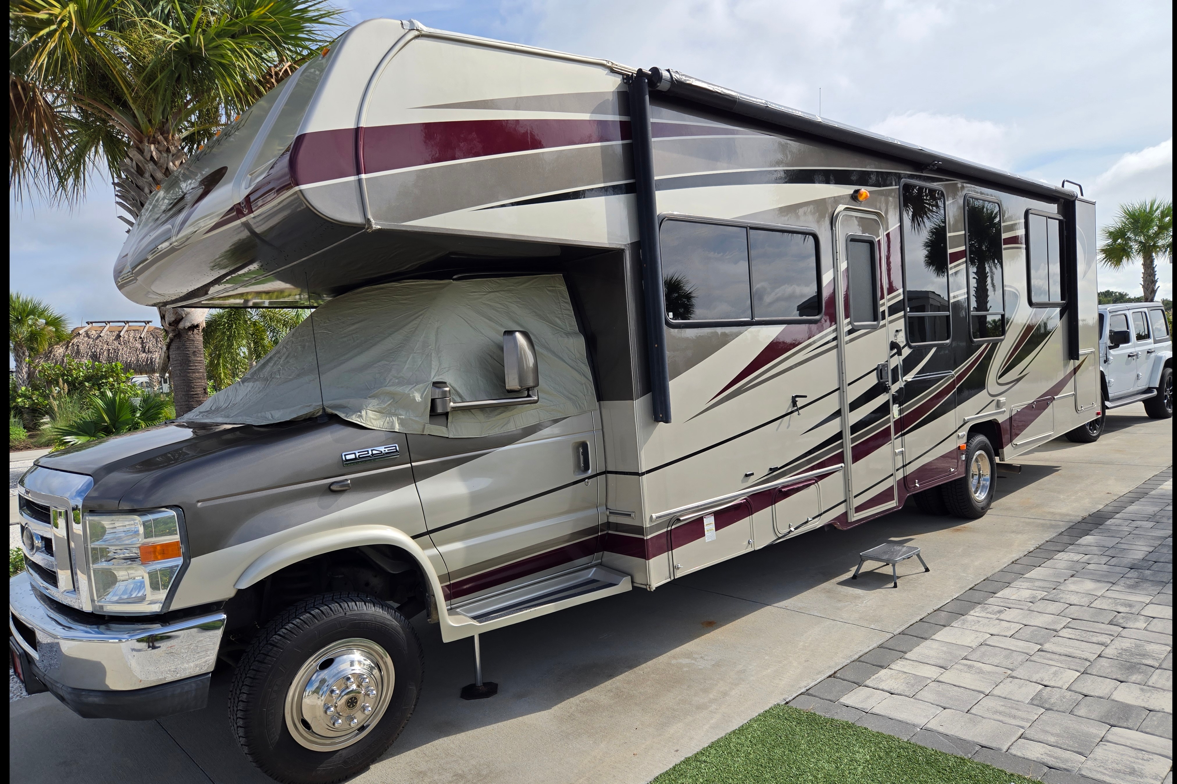 Space Coachmen Leprechaun