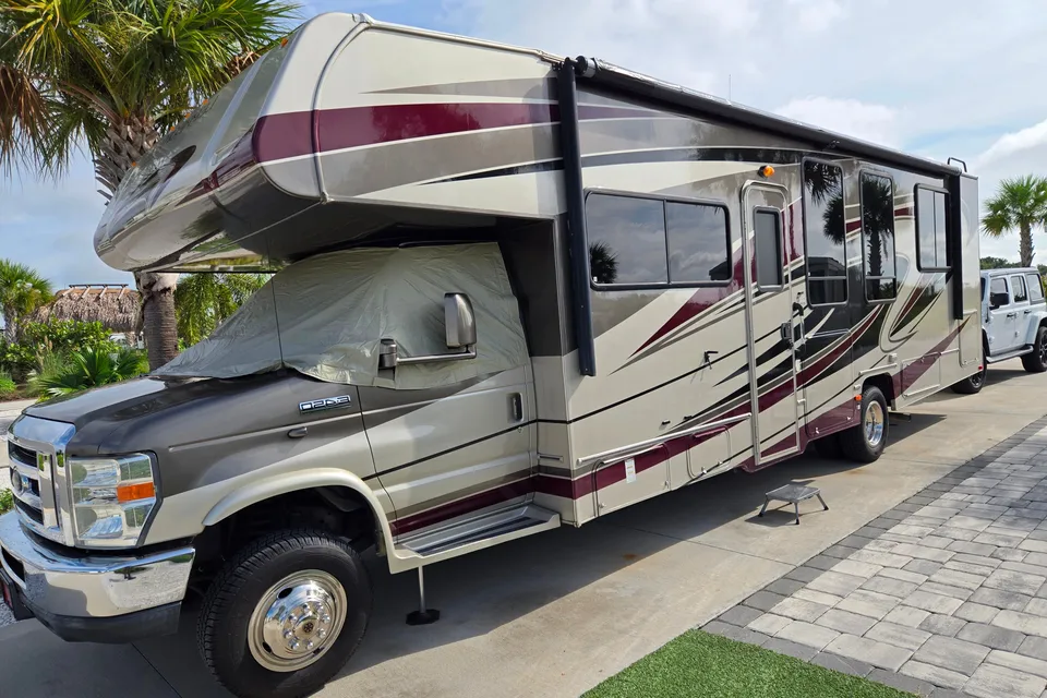 Space Coachmen Leprechaun